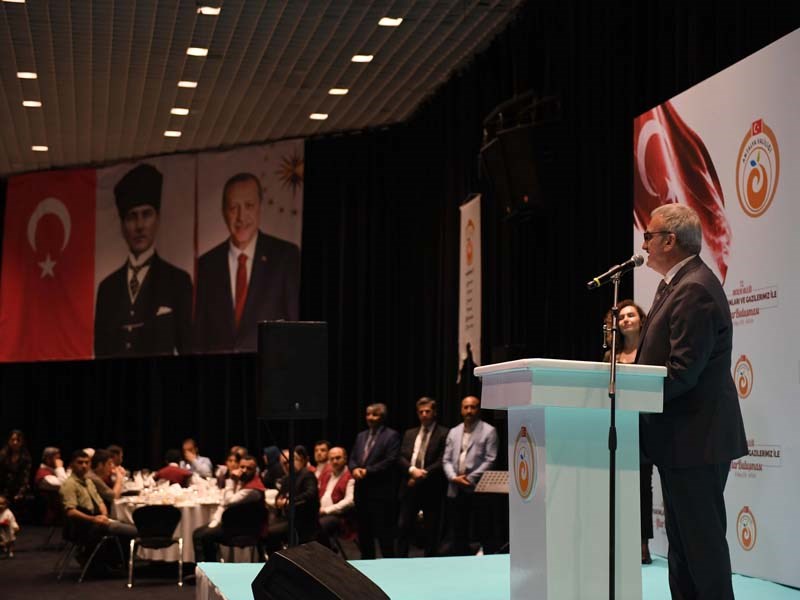 Vali Karaloğlu Şehit Aileleri Ve Gazilerle İftar Yaptı ana