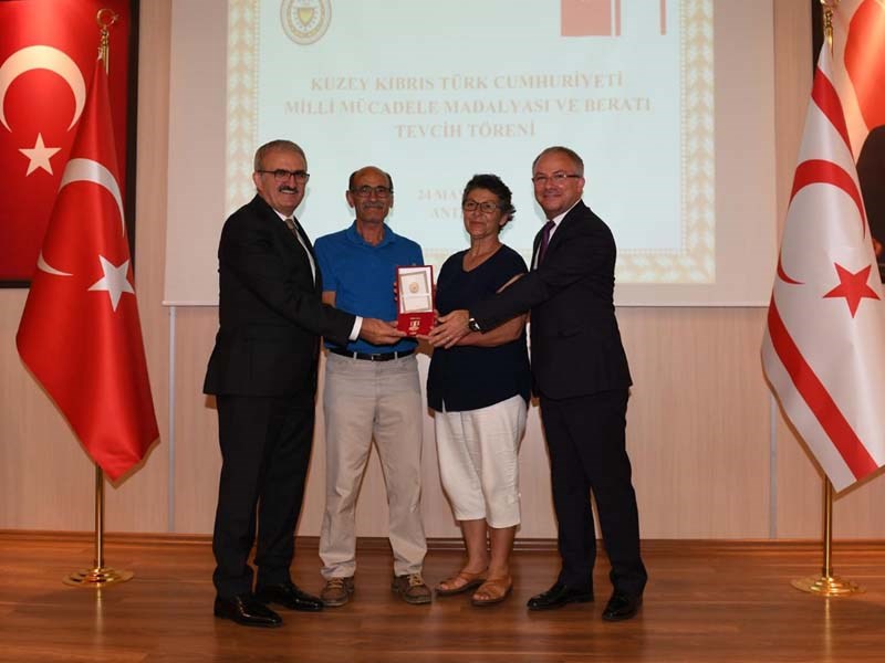 Vali Münir Karaloğlu Kıbrıs Gazilerine Milli Mücadele Madalyası Verdi 03