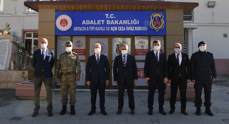 Antalya Ceza İnfaz Kurumu Koronavirüsü Dışarıda Mahkum Ediyor 01