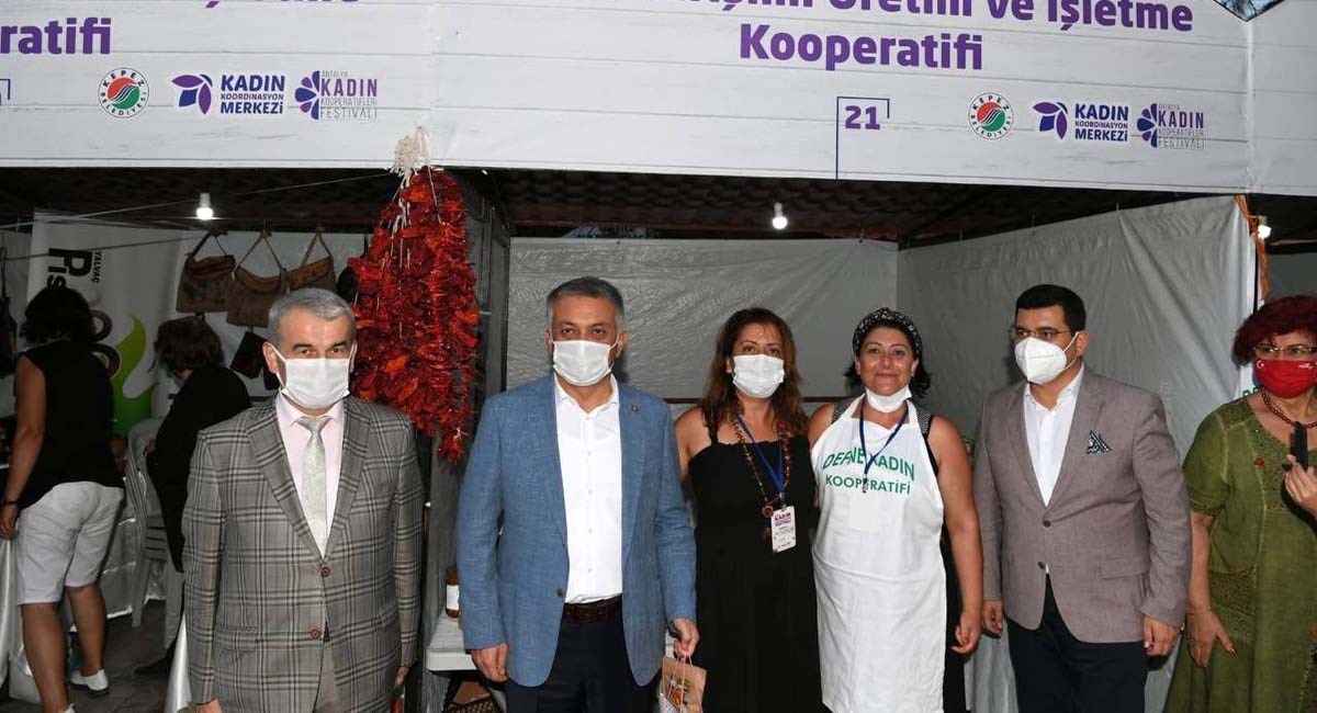 Kadın Eli Değen Her Yerde Güzellikler Olur 05