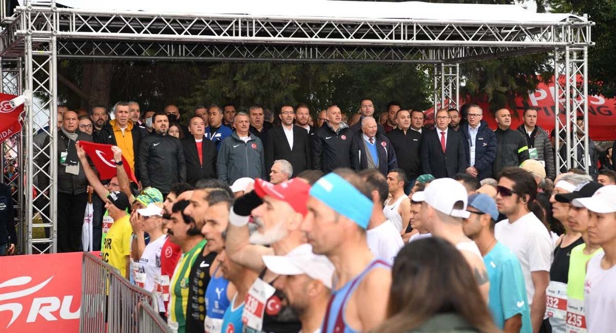 RUNTALYA Maratonu Büyük Coşkuyla Başladı 01