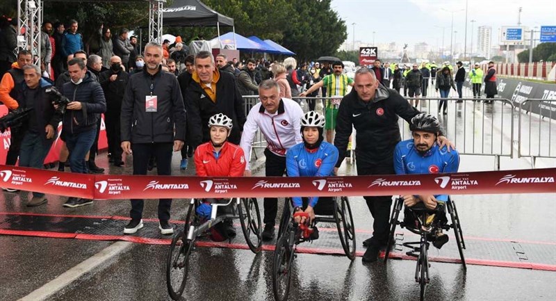 RUNTALYA Maratonu Büyük Coşkuyla Başladı 03