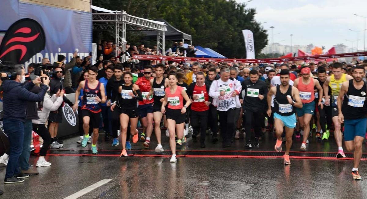RUNTALYA Maratonu Büyük Coşkuyla Başladı 06