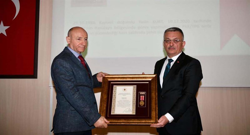 Kimse Bizim Vatan ve Bayrak Sevgimizi Test Etmesin 04
