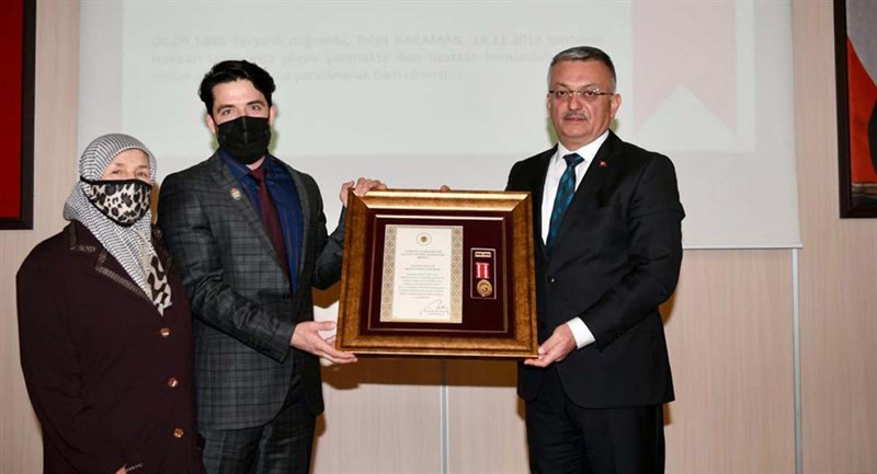 Kimse Bizim Vatan ve Bayrak Sevgimizi Test Etmesin 06