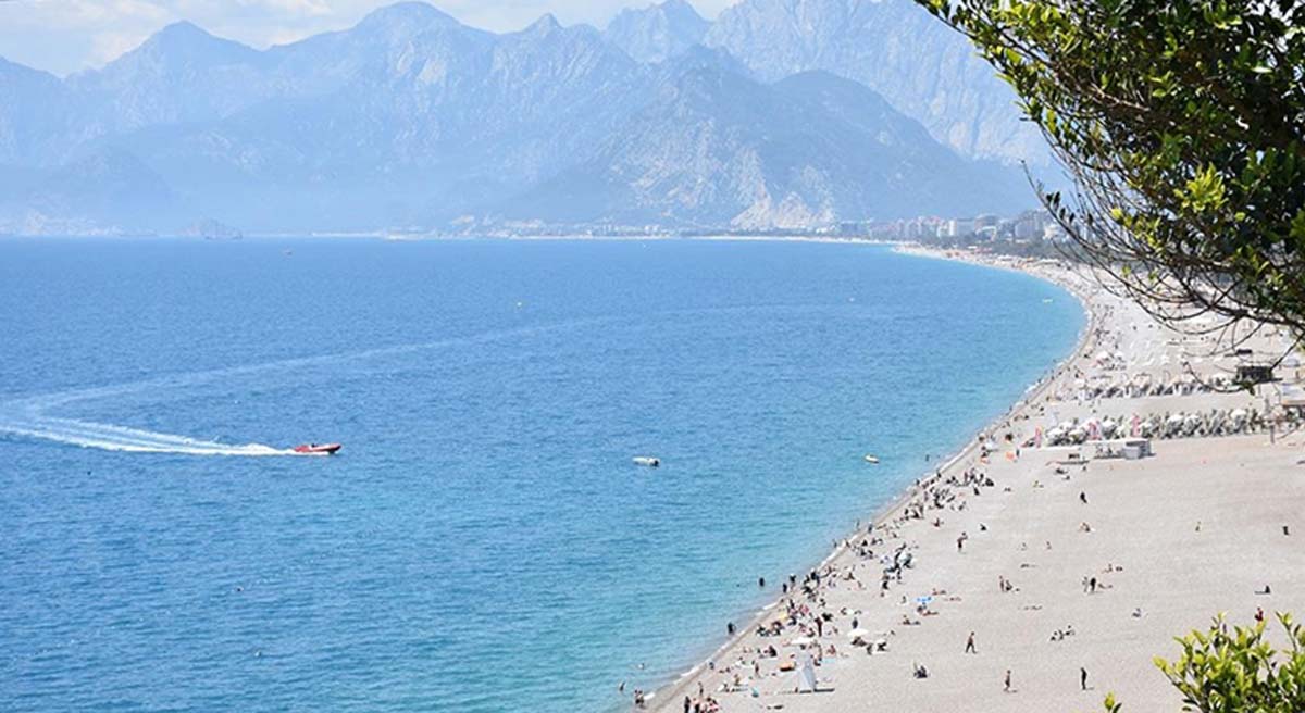 Antalyaya Hava Yoluyla Gelen Turist Sayısı 5 Milyonu Geride Bıraktı