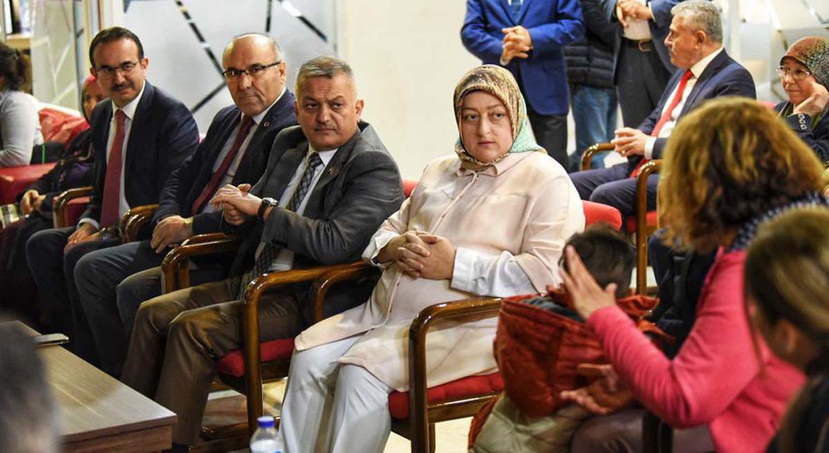 Vali Ersin Yazıcı Ve Eşi Hanife Yazıcı Vatandaşlarla İftar Yaptı 02