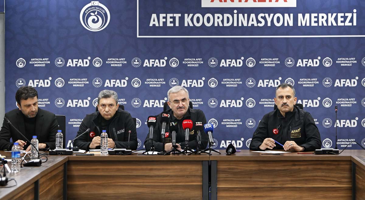 Vatandaşlarımızın Bütün Sorunları Çözülmeden Sahadan Çekilmeyeceğiz 02