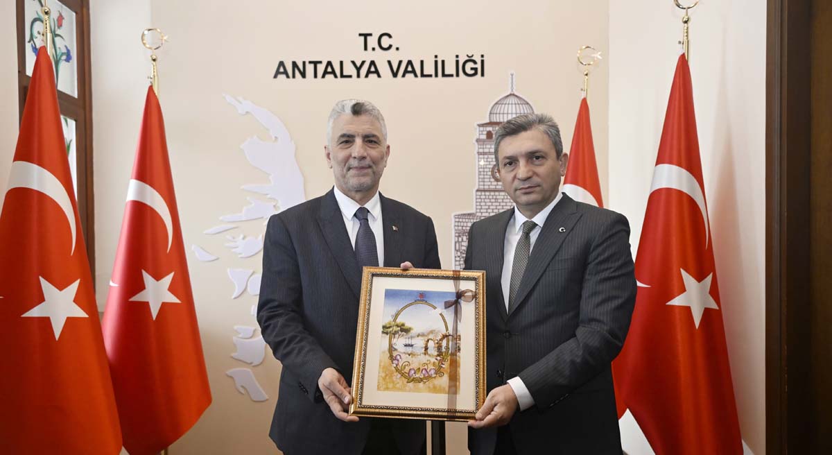 Ticaret Bakanı Ömer Bolat Antalya Valiliğini Ziyaret Etti 02
