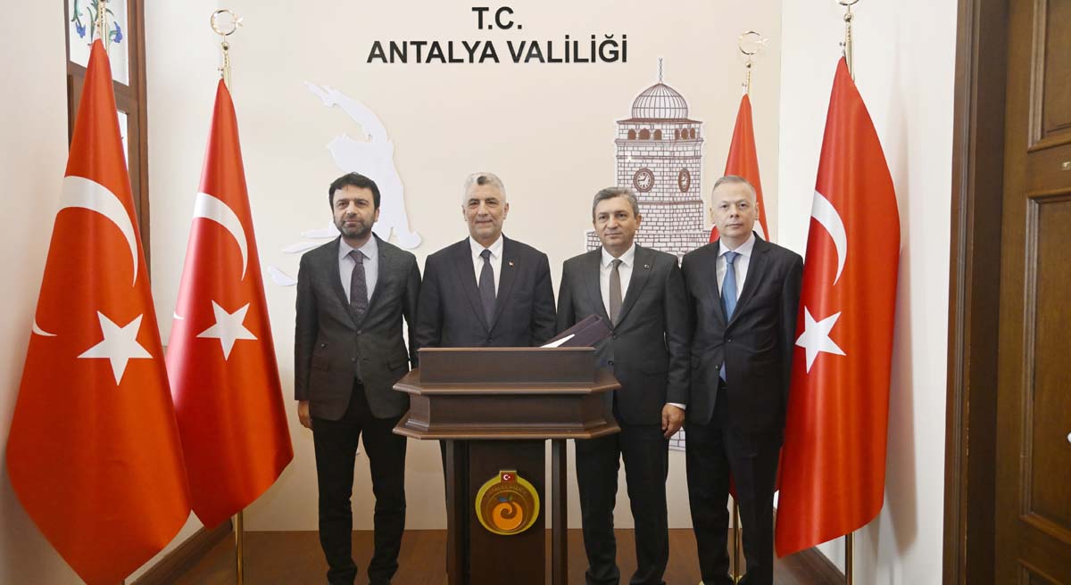 Ticaret Bakanı Ömer Bolat Antalya Valiliğini Ziyaret Etti 03