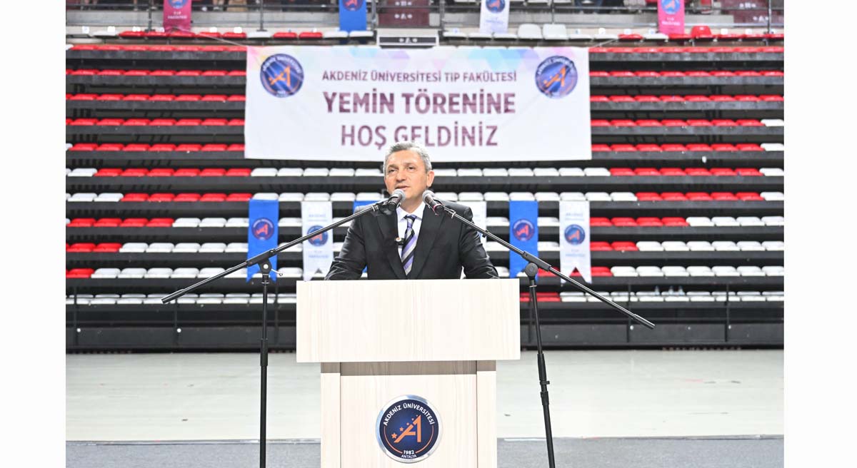 Akdeniz Üniversitesi Tıp Fakültesi Yemin Töreni 01