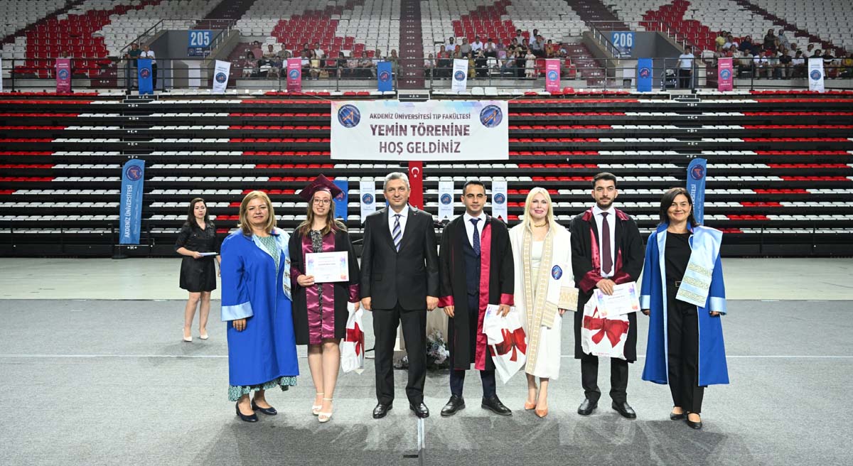 Akdeniz Üniversitesi Tıp Fakültesi Yemin Töreni 03