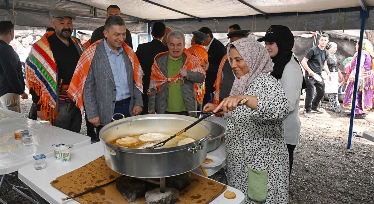 Antalya Yörük Türkmen Kültür ve Dayanışma Derneği  Keşkek Şöleni 04