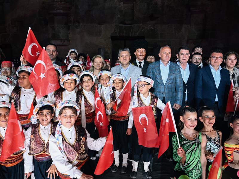 Aspendos’tan Cumhuriyet Meydanı’na: Antalya’da 19 Mayıs Coşkusu