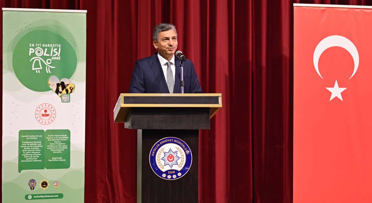 En İyi Narkotik Polisi Anne Paneli 02
